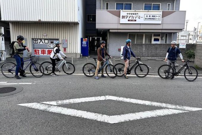 E-bike Cycling Tour in Himeji Castle Town
